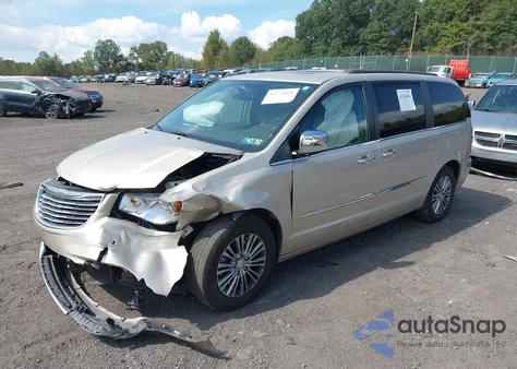 2014 Chrysler Town & Country Touring-L z USA, uszkodzony, nr VIN 2C4RC1CG8ER374298